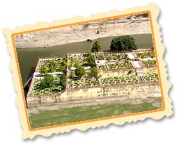 Lake Garden Amer Fort, Jaipur